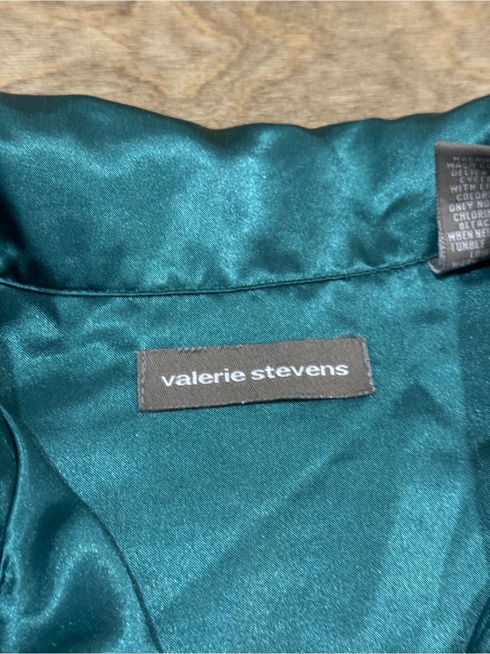 Valerie Stevens Teal Satin Pajama Set Size Medium - Picture 3 of 8